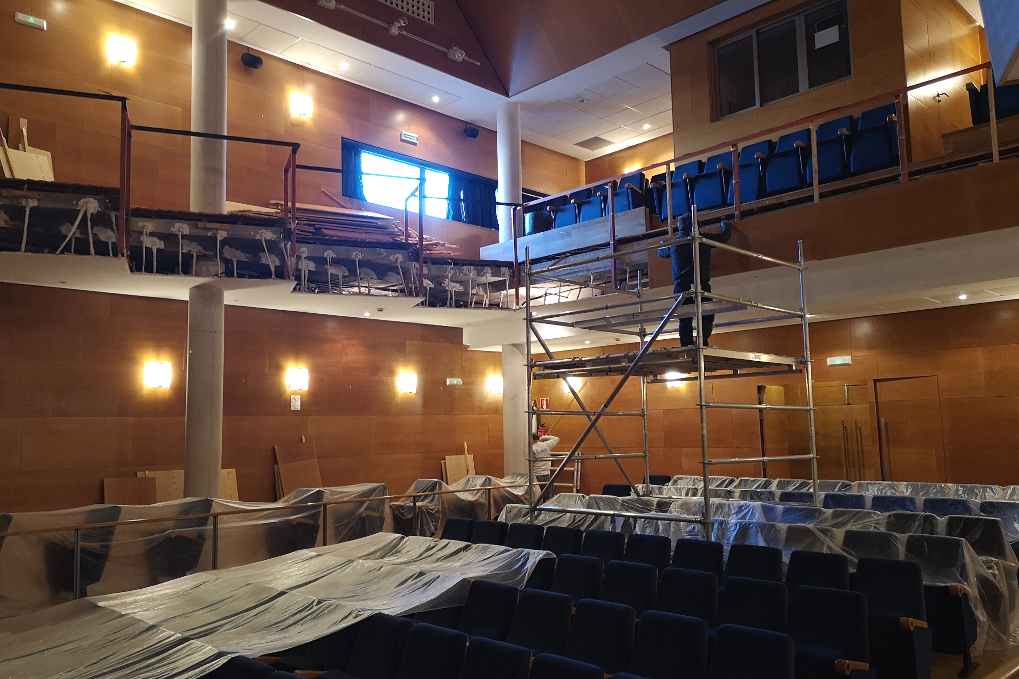 En marcha as obras de mellora da Casa da Cultura do Milladoiro, afectando á actividade do auditorio En marcha as obras de mellora da Casa da Cultura do Milladoiro, afectando á actividade do auditorio