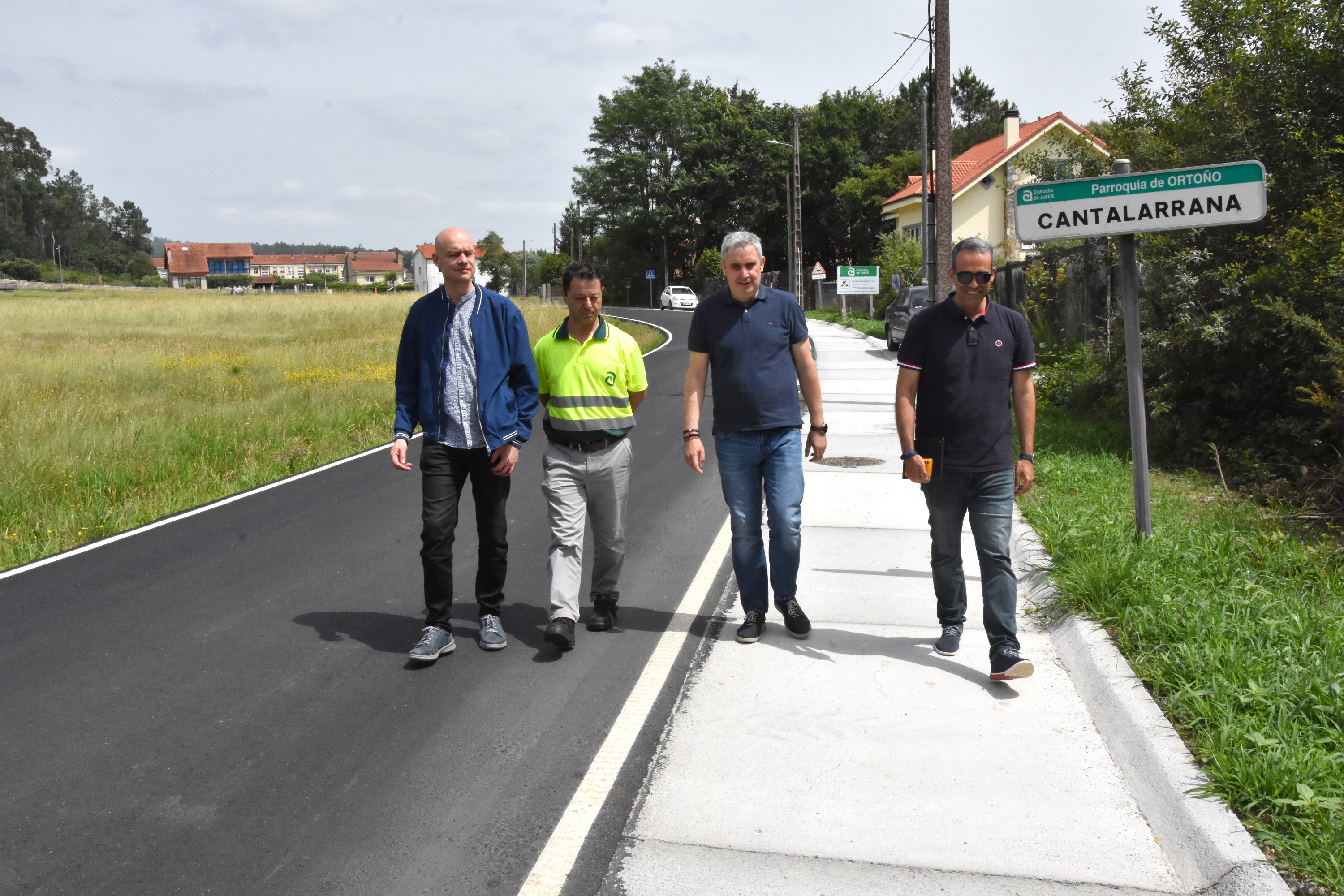 O alcalde visitou o lugar de Cantalarrana que se dotou dunha rede de pluviais ata o límite co concello de Brión O alcalde visitou o lugar de Cantalarrana que se dotou dunha rede de pluviais ata o límite co concello de Brión