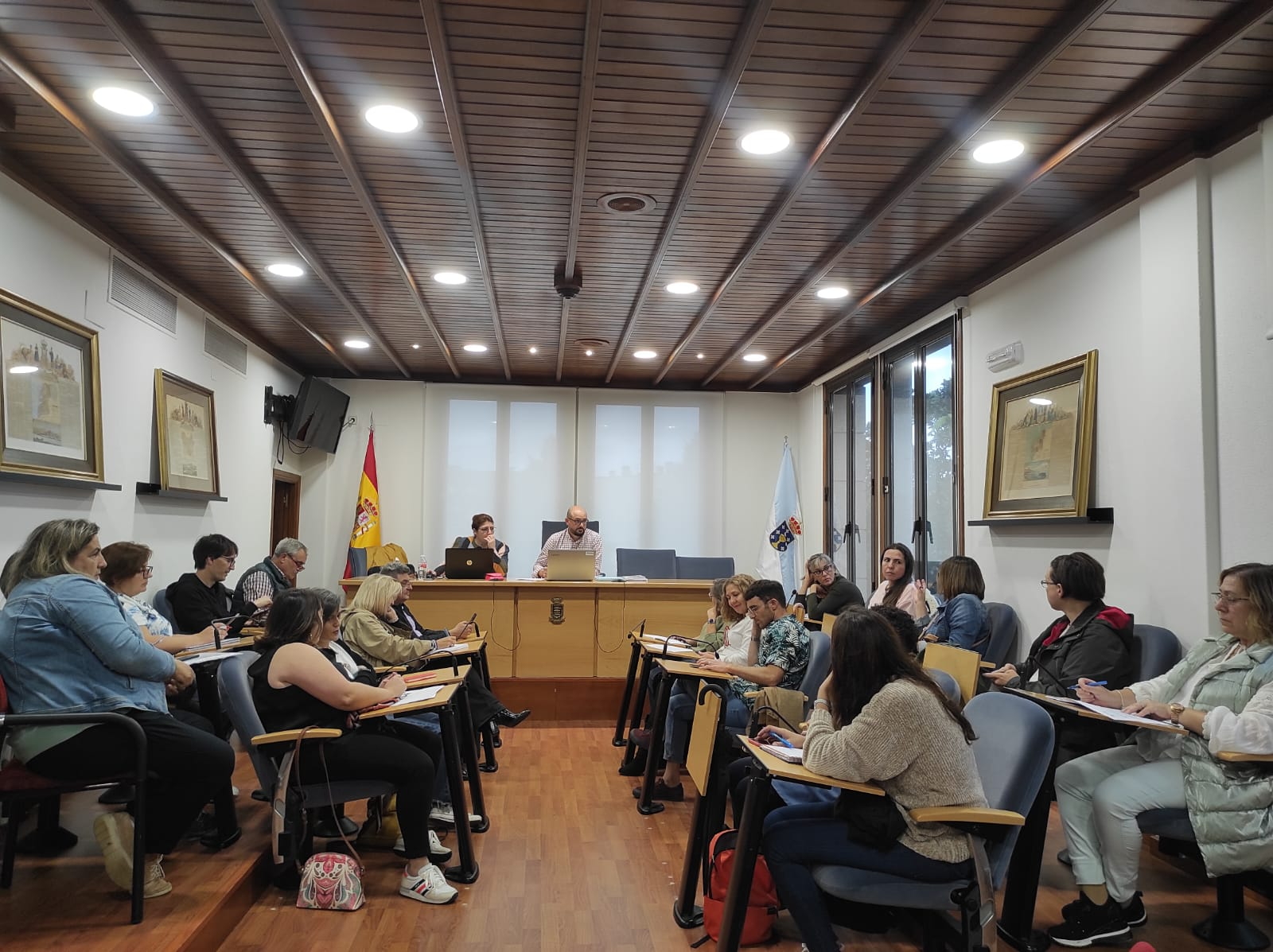 O salón de plenos da Casa do Concello acolleu o pasado mércores, 5 de outubro, unha nova xuntanza do Consello municipal de Educación O salón de plenos da Casa do Concello acolleu o pasado mércores, 5 de outubro, unha nova xuntanza do Consello municipal de Educación