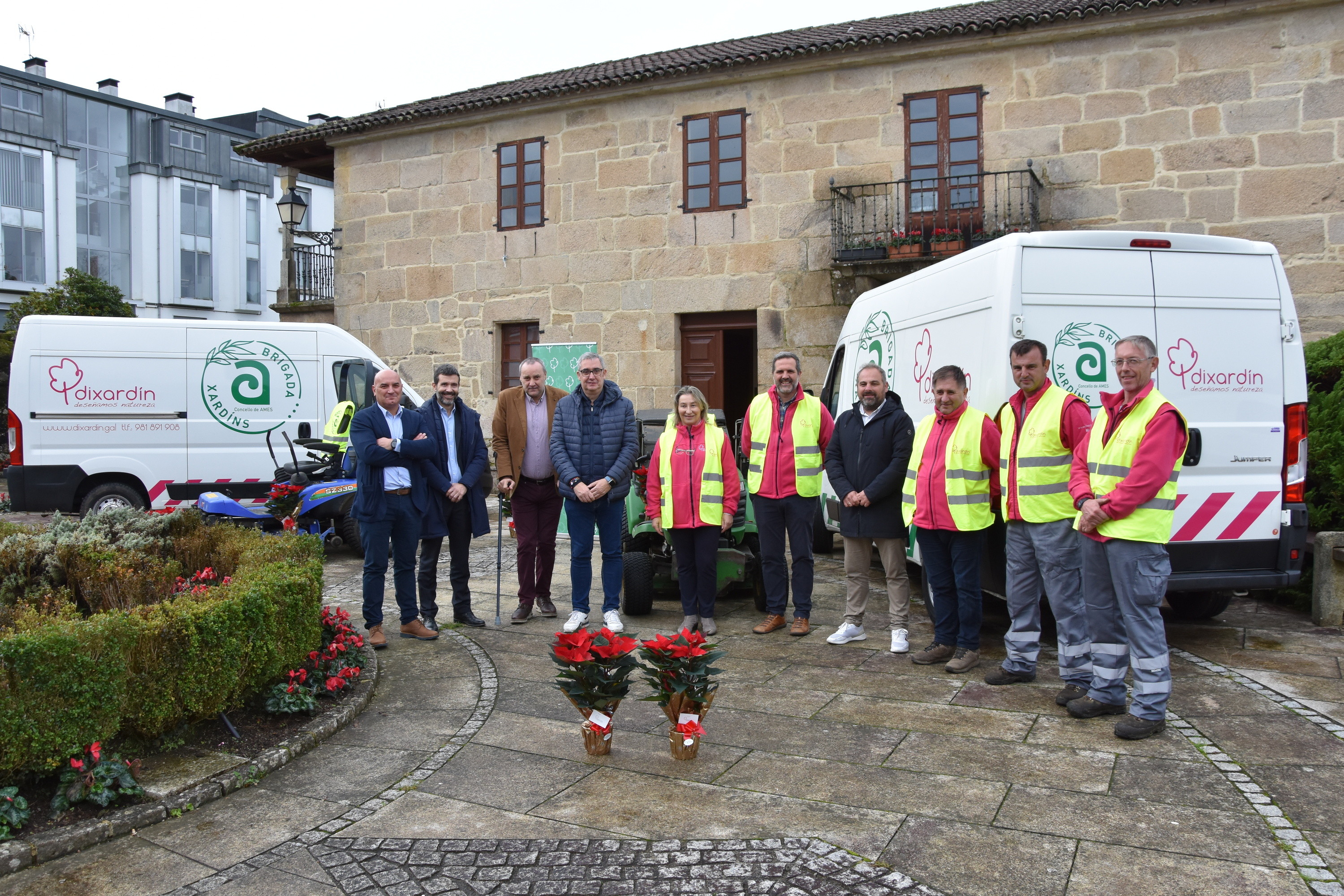 Presentación do contrato de mantemento de zonas verdes O Concello de Ames presenta o novo contrato de mantemento de zonas verdes e axardinadas do municipio