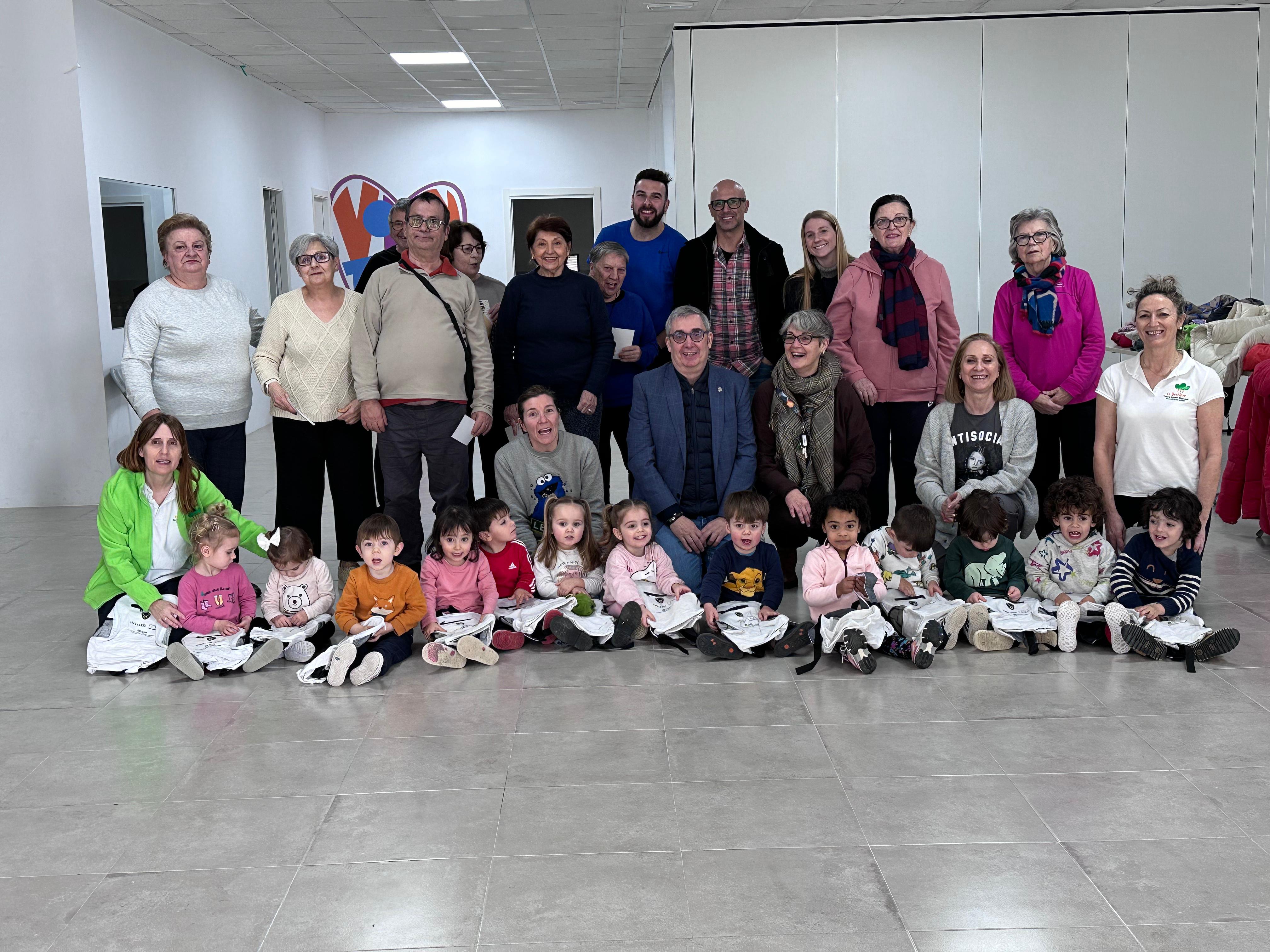Os usuarios da Casa dos Maiores reciben a visita do alumnado da escola infantil O Bosque Os usuarios da Casa dos Maiores reciben a visita do alumnado da escola infantil O Bosque