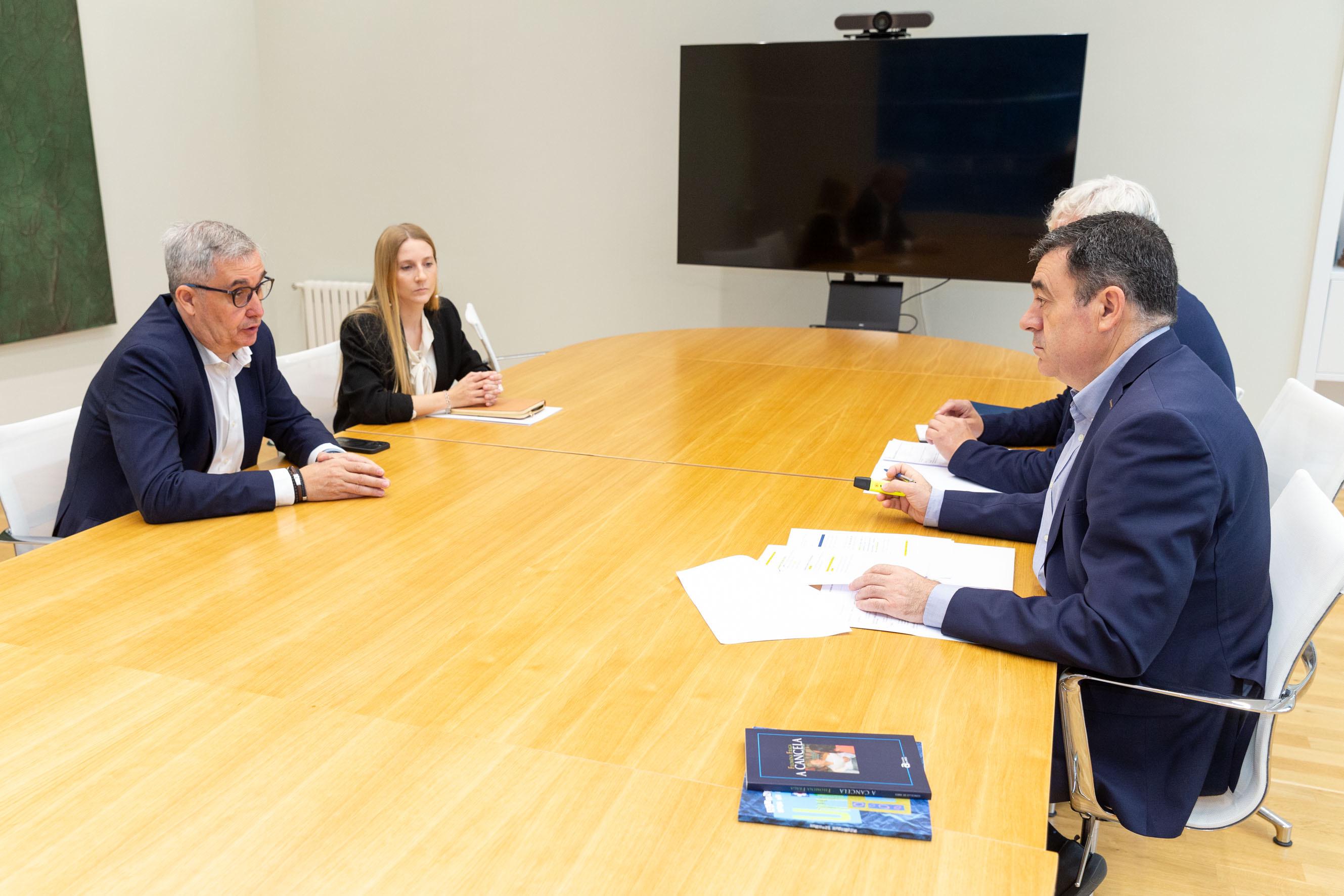 Xunta e Concello de Ames avanzan na planificación do novo colexio do Milladoiro, cuxa obra está previsto licitar en xullo Xunta e Concello de Ames avanzan na planificación do novo colexio do Milladoiro, cuxa obra está previsto licitar en xullo