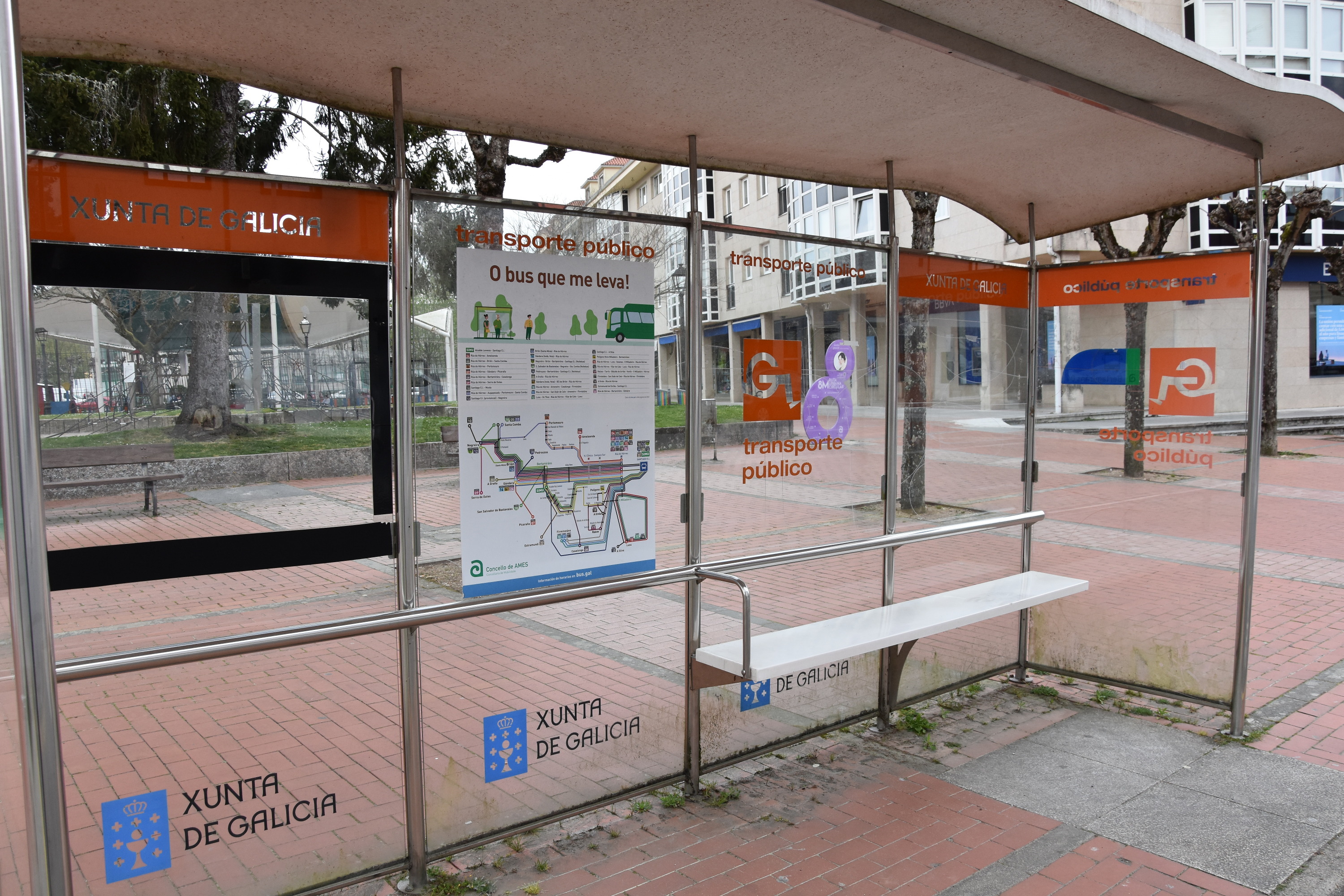Xunta de Galicia, Monbus e Concello de Ames acordan facer achegas para reformular a liña de bus de interese municipal (SIMU) Xunta de Galicia, Monbus e Concello de Ames acordan facer achegas para reformular a liña de bus de interese municipal (SIMU)