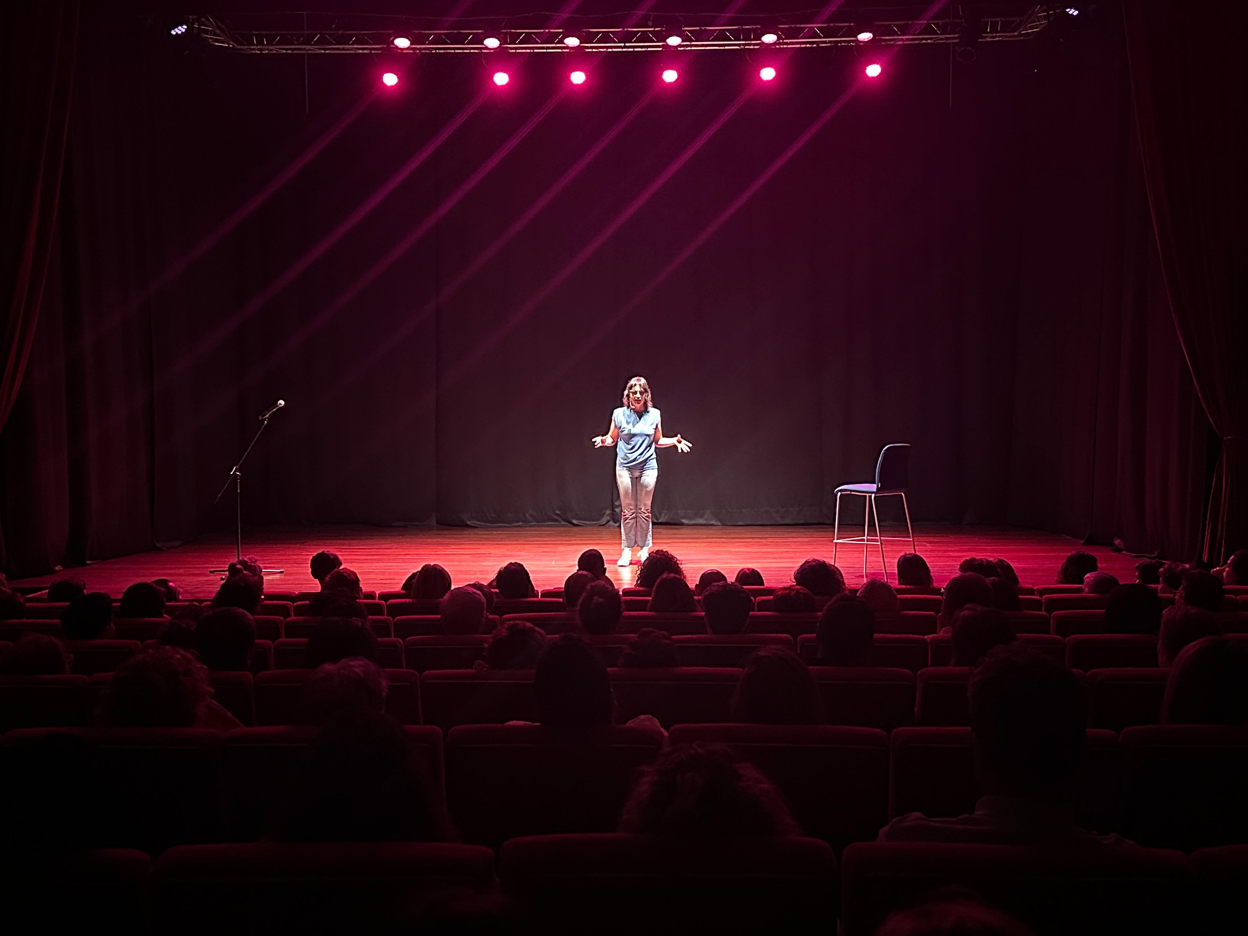 Invístense 55.788 euros na mellora das infraestruturas de artes escénicas do auditorio da Casa da Cultura de Bertamiráns Invístense 55.788 euros na mellora das infraestruturas de artes escénicas do auditorio da Casa da Cultura de Bertamiráns