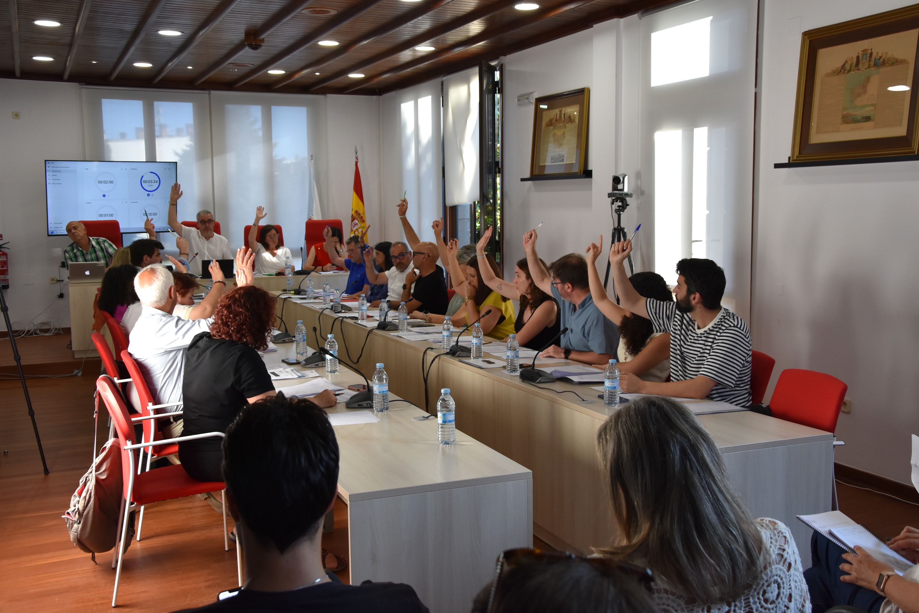 O Pleno aproba o proxecto de mellora da rede de evacuación de augas pluviais no parque empresarial Novo Milladoiro no que se investirán 150.000 euros O Pleno aproba o proxecto de mellora da rede de evacuación de augas pluviais no parque empresarial Novo Milladoiro no que se investirán 150.000 euros
