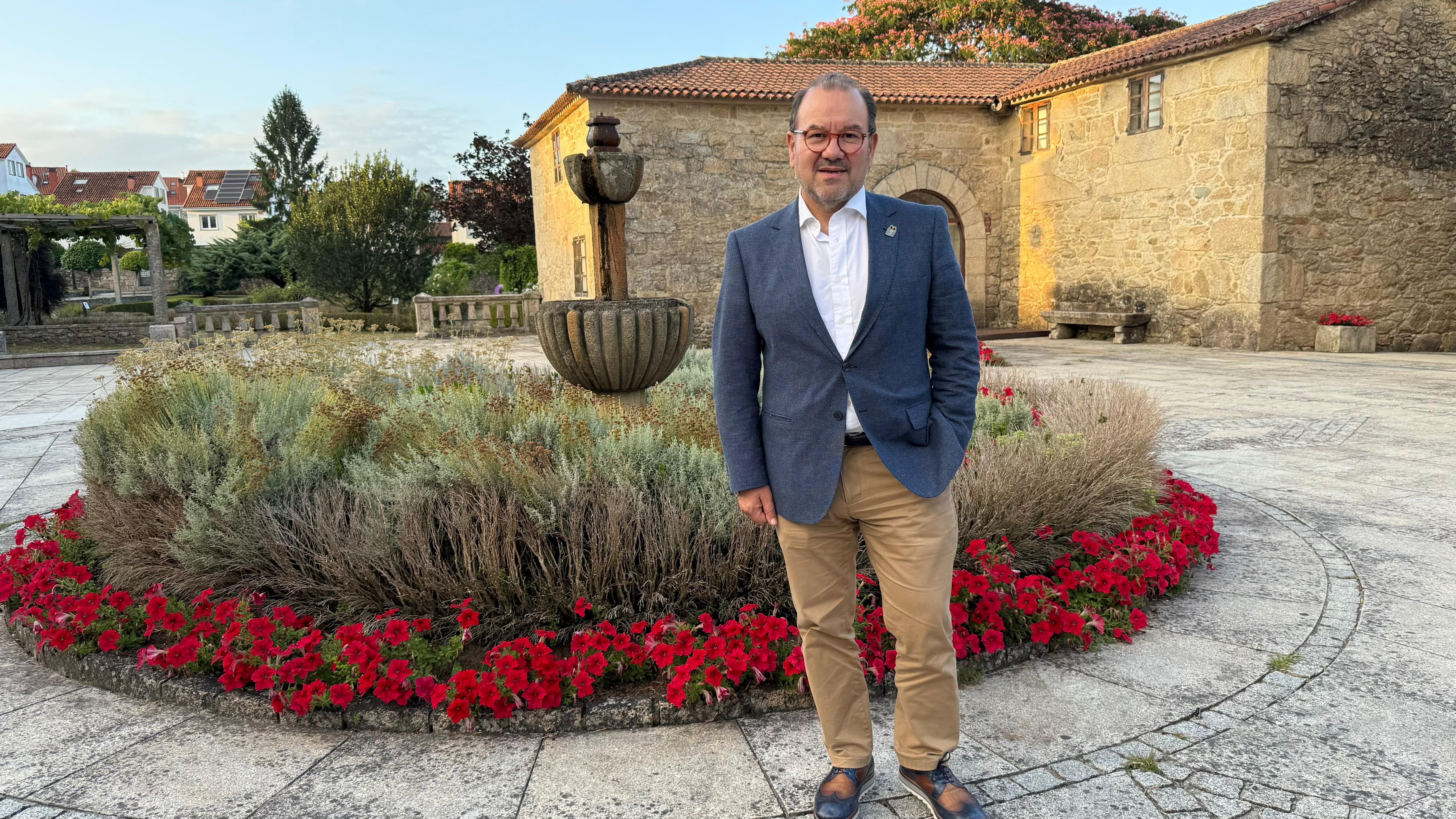 O Pazo da Peregrina acolle o mércores, 23 de xullo, o acto do Día de Galicia no que se lle entregará a medalla do Concello de Ames a Antonio López O Pazo da Peregrina acolle o mércores, 23 de xullo, o acto do Día de Galicia no que se lle entregará a medalla do Concello de Ames a Antonio López