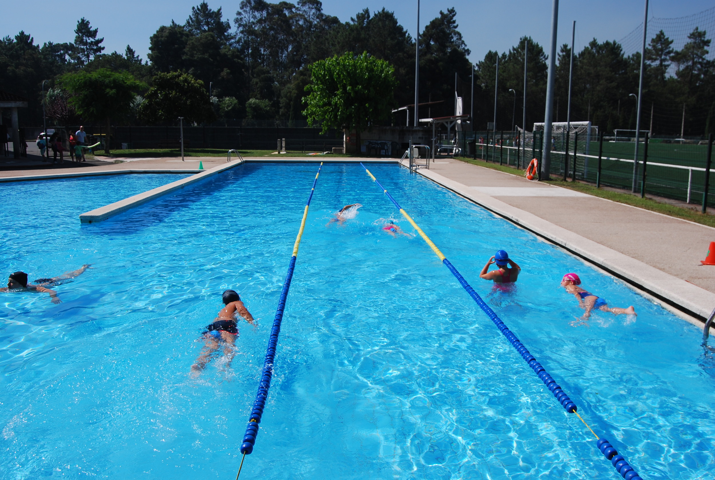 Abre o prazo de inscrición para participar nos cursos de natación do mes de agosto das piscinas descubertas Abre o prazo de inscrición para participar nos cursos de natación do mes de agosto das piscinas descubertas