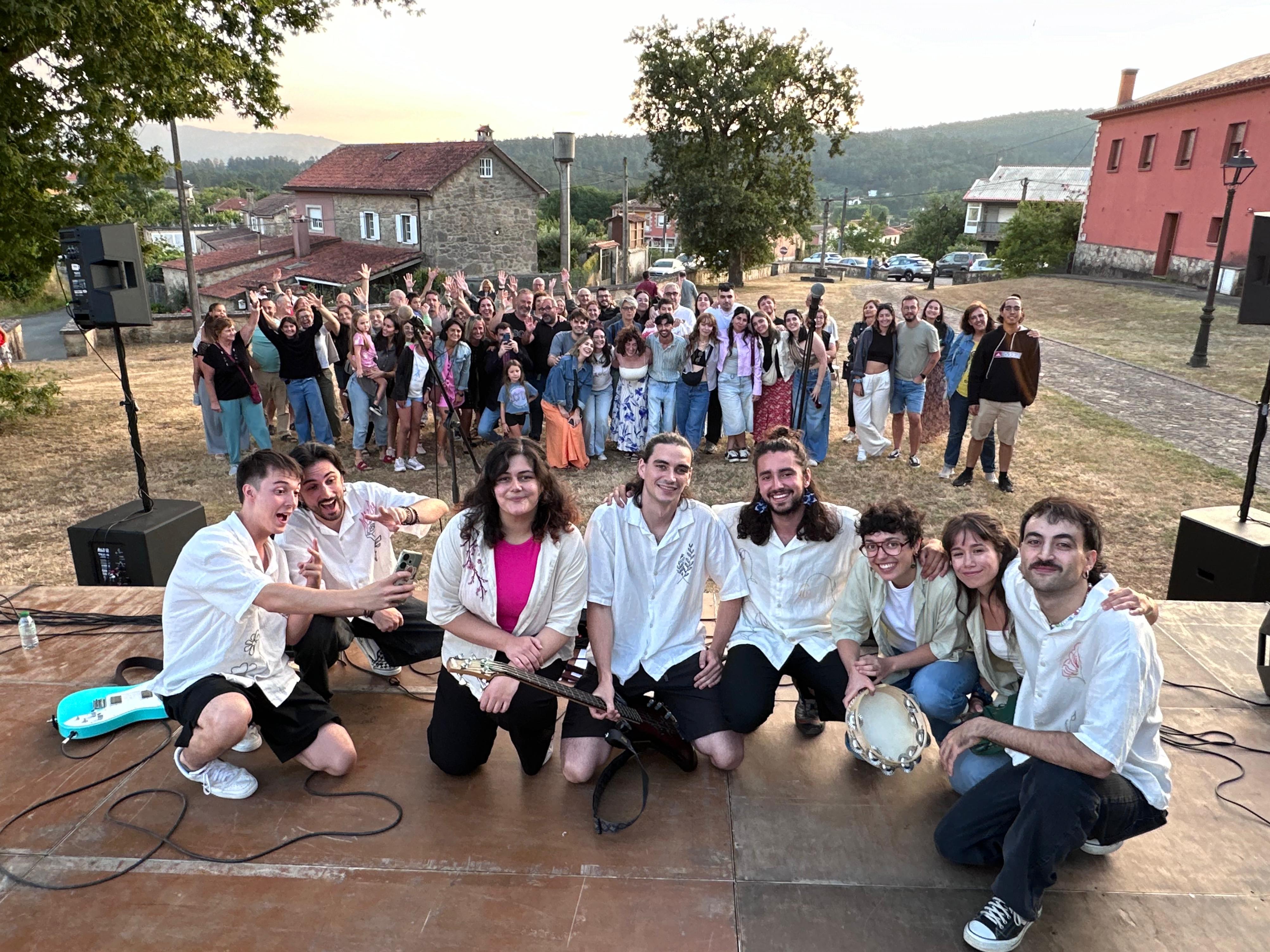 Os grupos TEEN e Ginko Biloba actúan en Covas dentro dos Seráns de Ames Os grupos TEEN e Ginko Biloba actúan en Covas dentro dos Seráns de Ames
