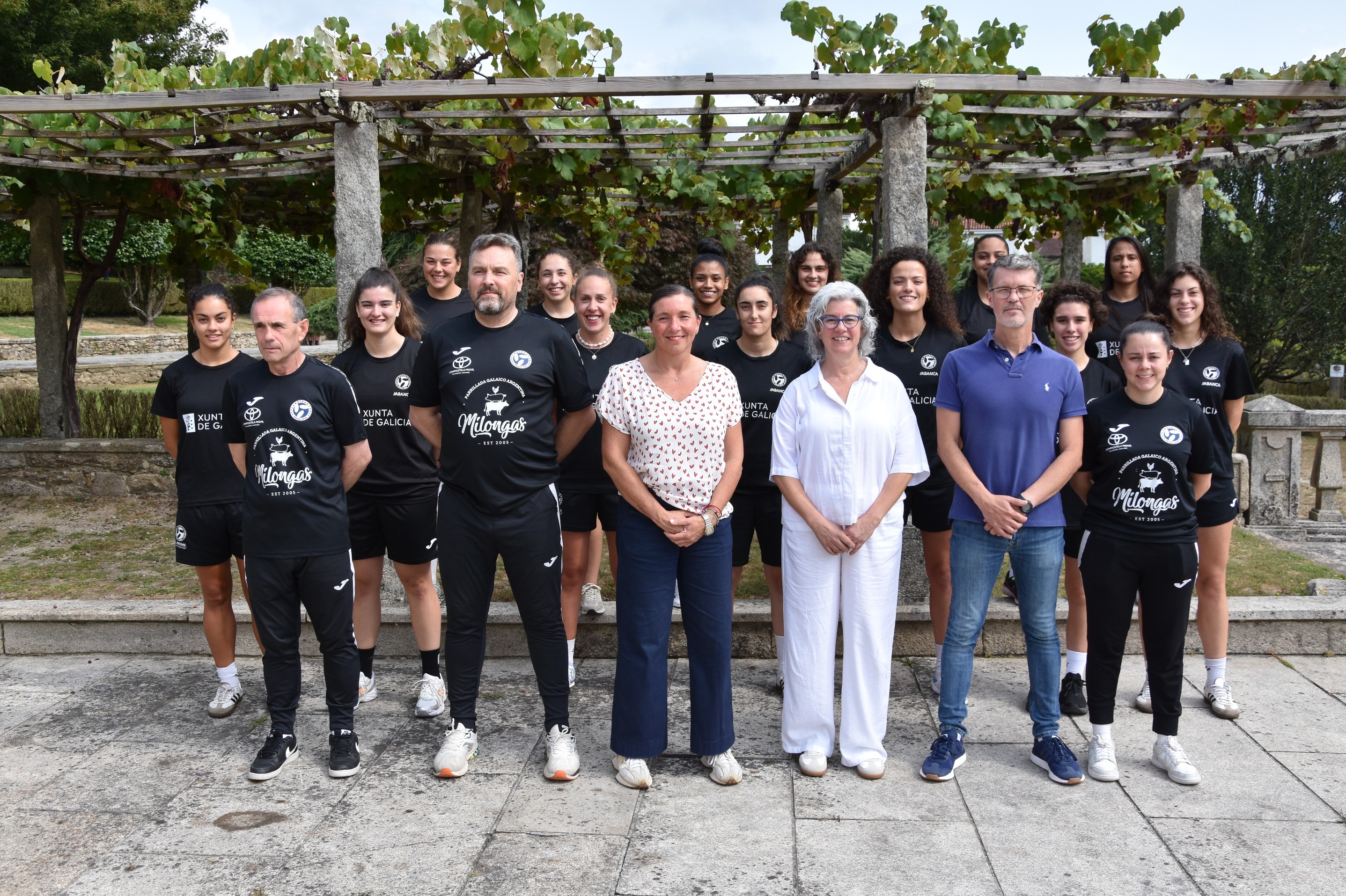 O Pazo da Peregrina acolle o acto de presentación do novo equipo do F.C. Meigas para a temporada 2025-2026 O Pazo da Peregrina acolle o acto de presentación do novo equipo do F.C. Meigas para a temporada 2025-2026