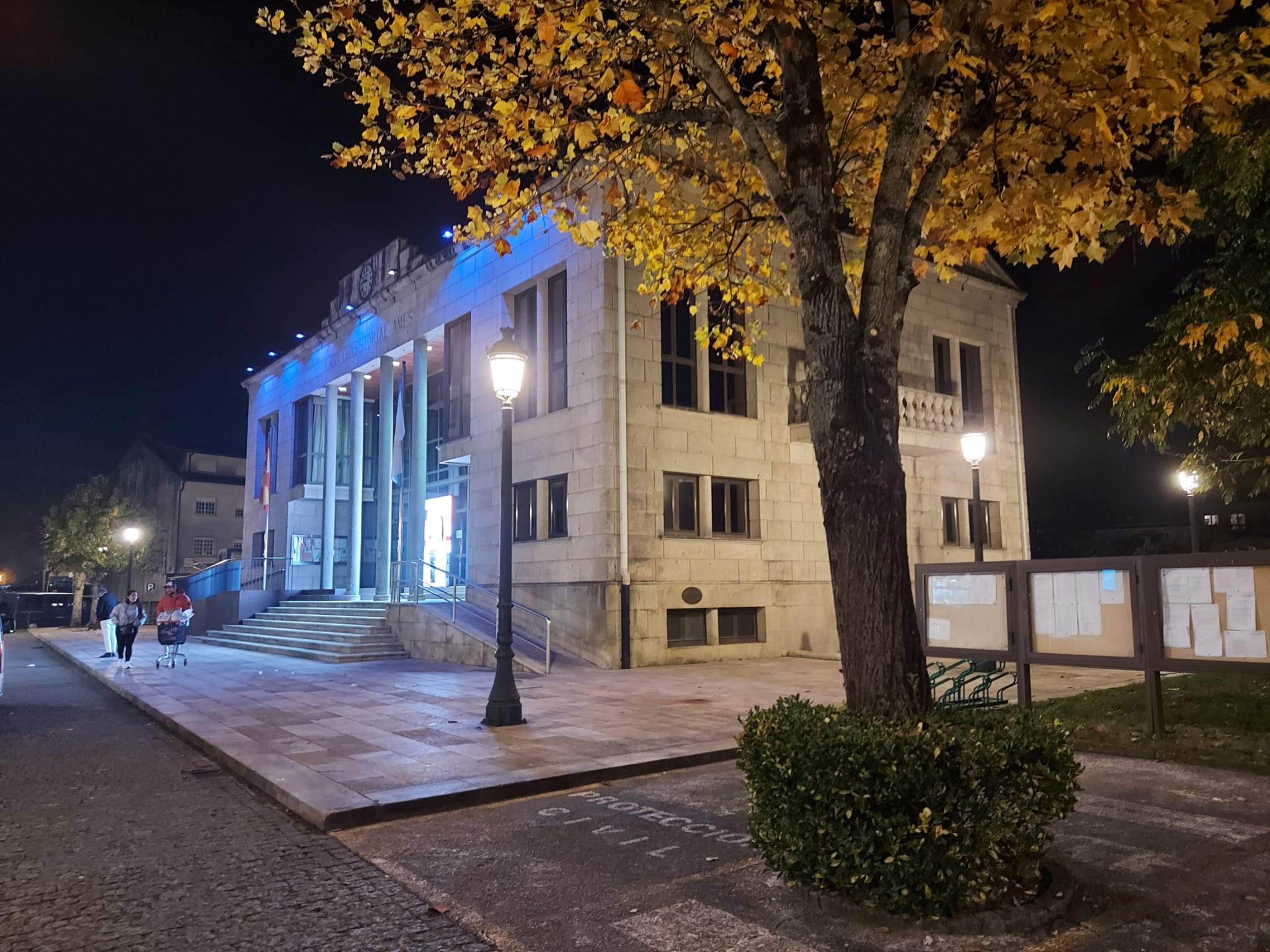 O Concello de Ames colabora con ANEDIA tinguindo de azul a Casa do Concello con motivo do Día Mundial da Diabetes O Concello de Ames colabora con ANEDIA tinguindo de azul a Casa do Concello con motivo do Día Mundial da Diabetes