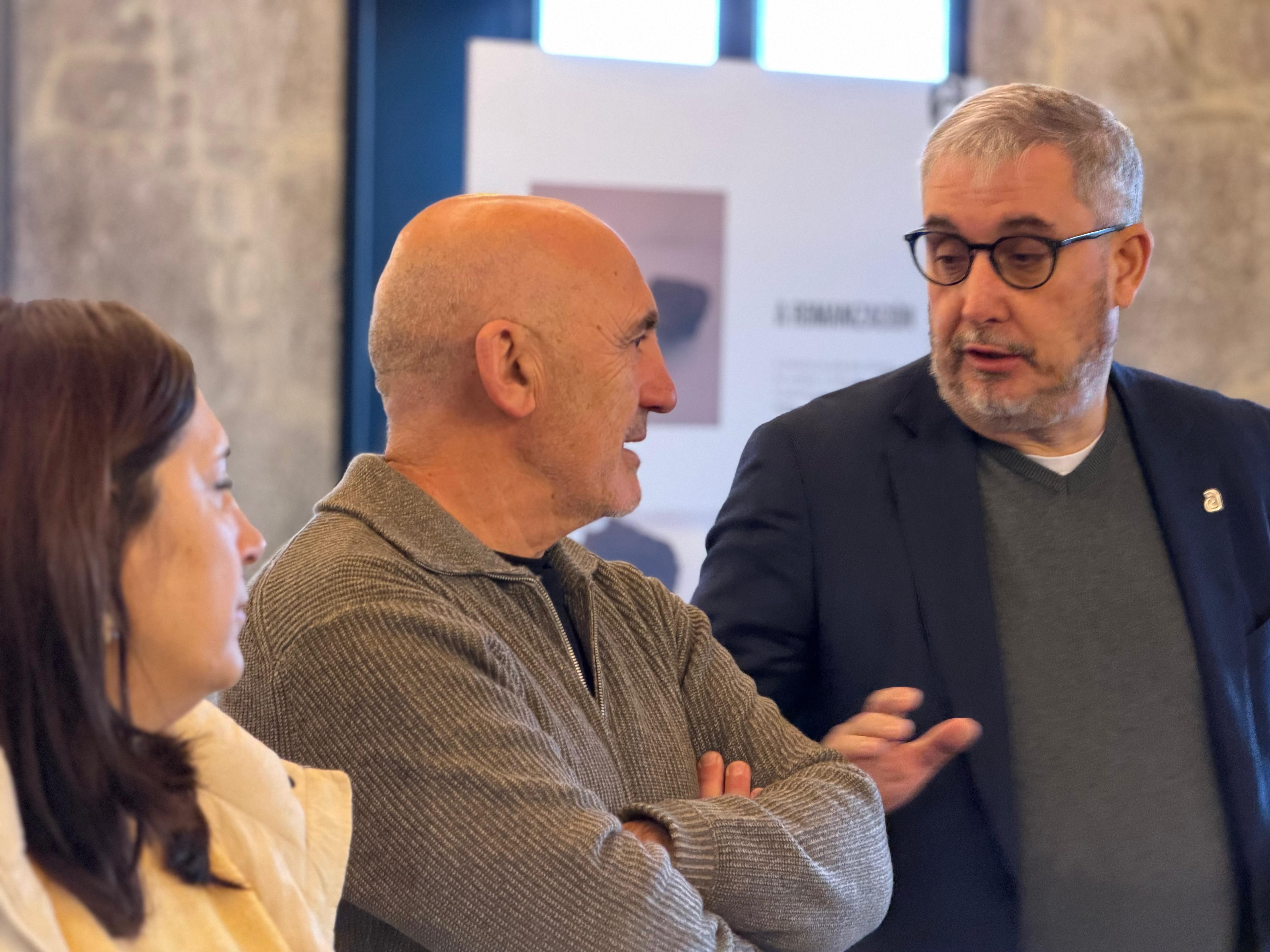 Inaugurada no Centro Cultural Mahía a exposición sobre o patrimonio histórico e etnográfico de Bugallido Inaugurada no Centro Cultural Mahía a exposición sobre o patrimonio histórico e etnográfico de Bugallido
