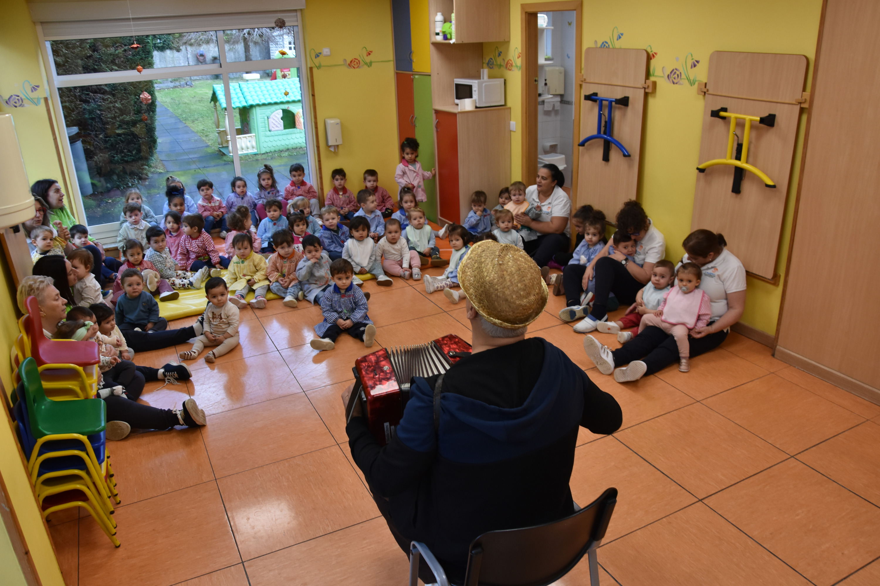 O Concello recibe unha axuda de 214.348 euros para sufragar gastos de mantemento e para a gratuidade das escolas municipais de educación infantil O Concello recibe unha axuda de 214.348 euros para sufragar gastos de mantemento e para a gratuidade das escolas municipais de educación infantil