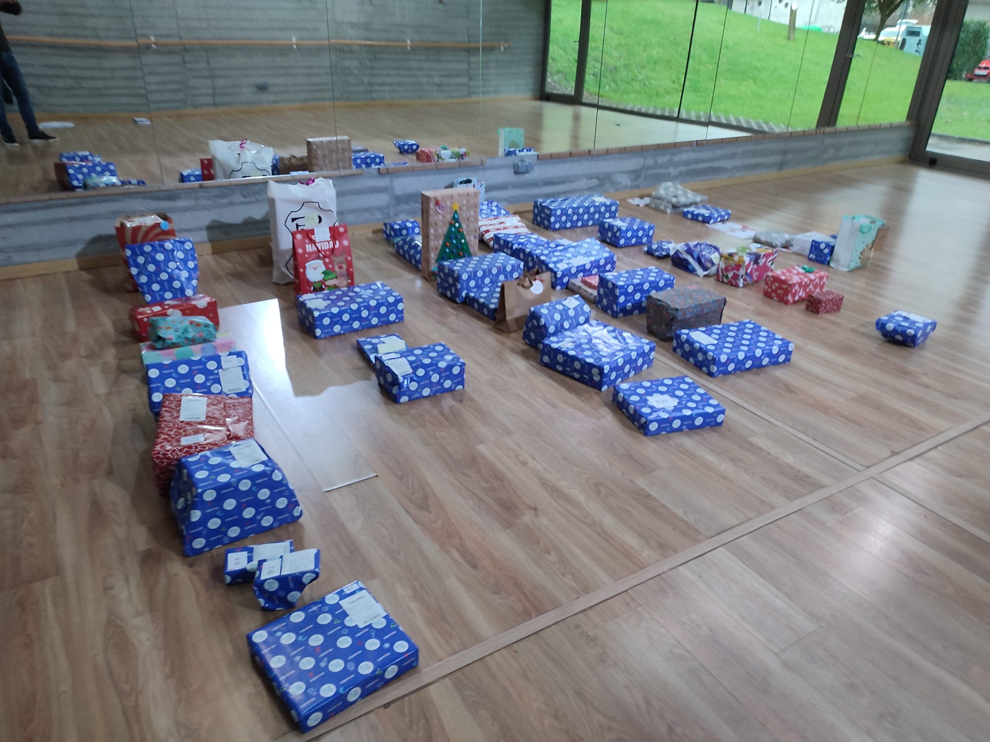 “Zocos e Trasnos” fai posible que 88 nenos e nenas reciban un agasallo de Nadal “Zocos e Trasnos” fai posible que 88 nenos e nenas reciban un agasallo de Nadal