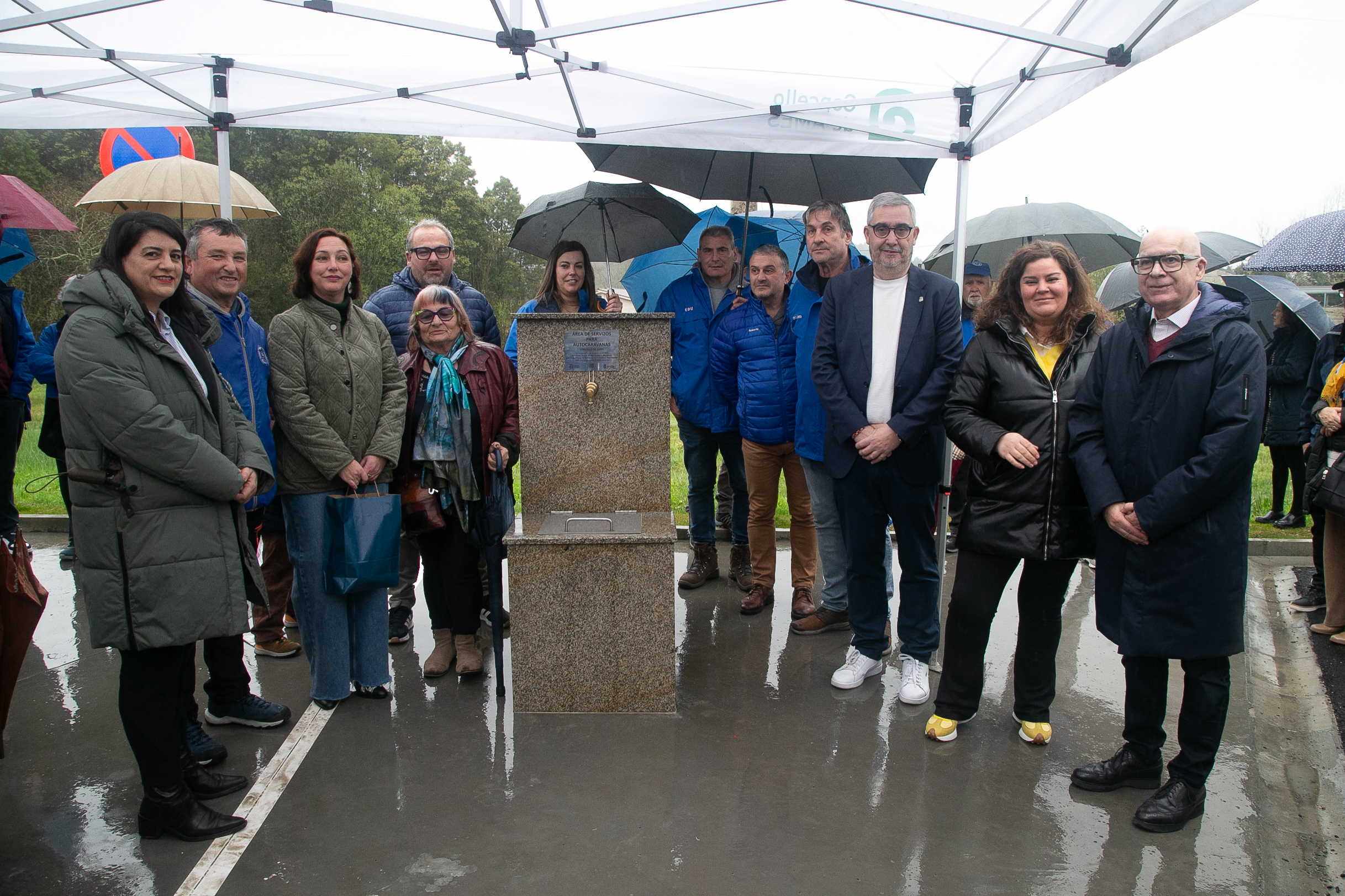 Concello, Deputación e AGA inauguran a nova área de autocaravanas de Ames situada en Bertamiráns Concello, Deputación e AGA inauguran a nova área de autocaravanas de Ames situada en Bertamiráns