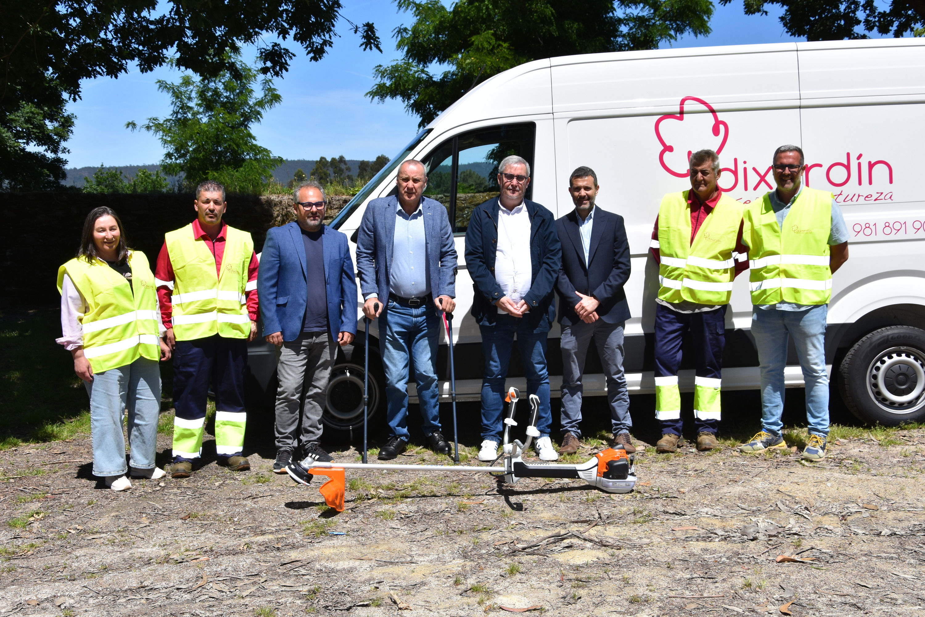 Ames presenta o novo servizo de desbroce, limpeza e mantemento dos núcleos rurais Ames presenta o novo servizo de desbroce, limpeza e mantemento dos núcleos rurais