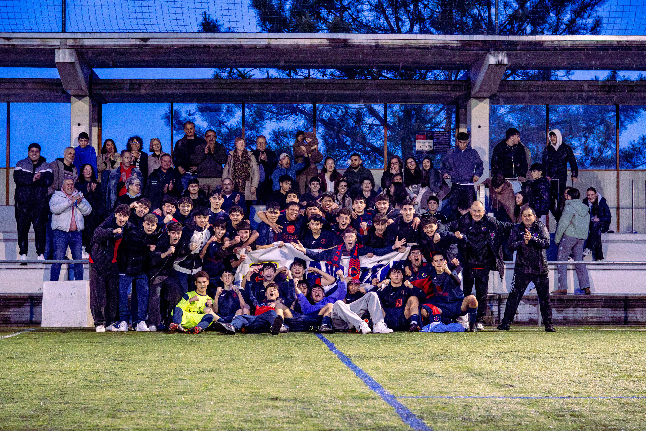 Os equipos xuvenís do Milladoiro SD proclámanse campións de Liga e logran o ascenso de categoría Os equipos xuvenís do Milladoiro SD proclámanse campións de Liga e logran o ascenso de categoría