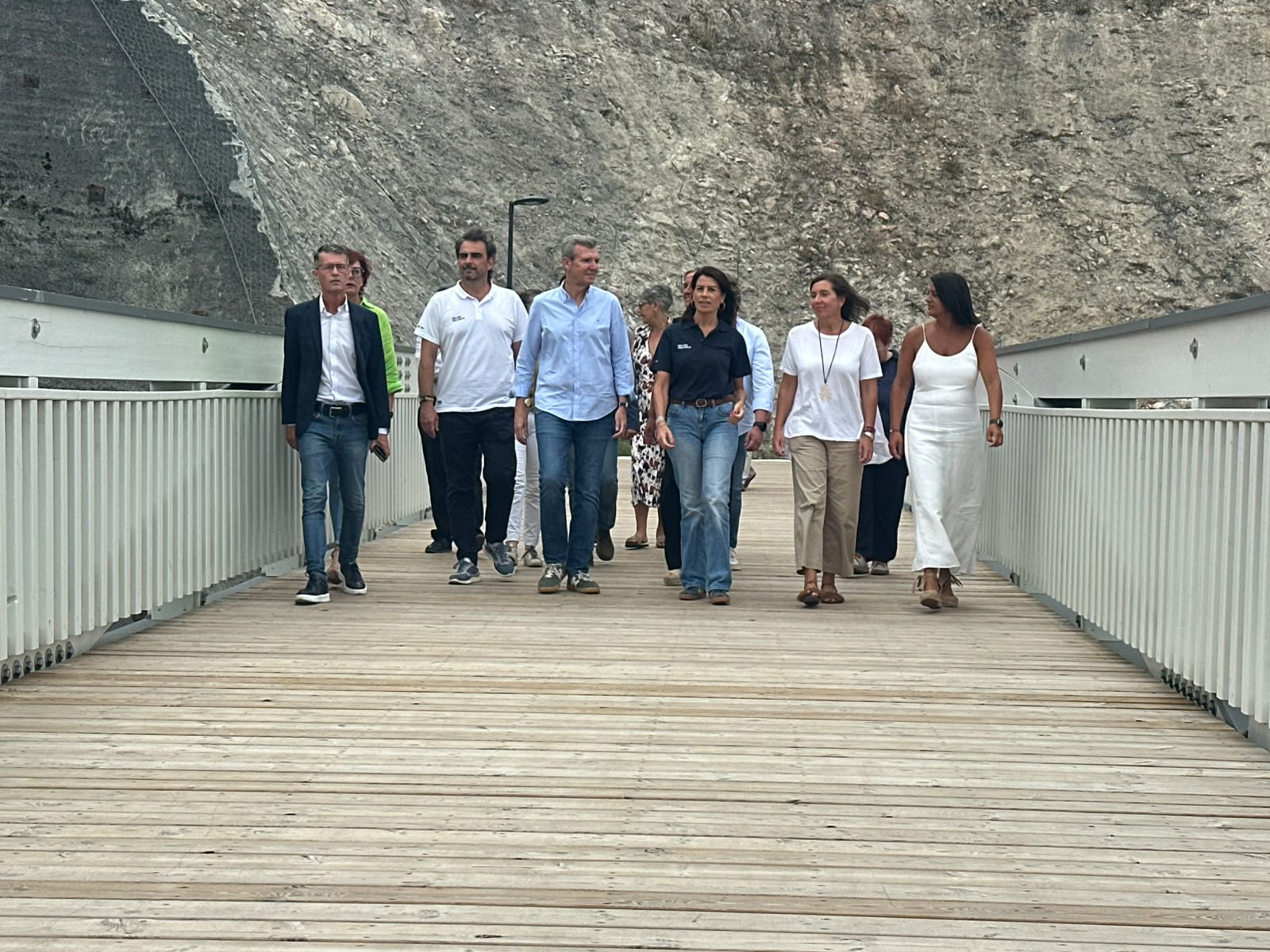 Inaugúrase a senda peonil e ciclista que une Ames e Santiago Inaugúrase a senda peonil e ciclista que une Ames e Santiago