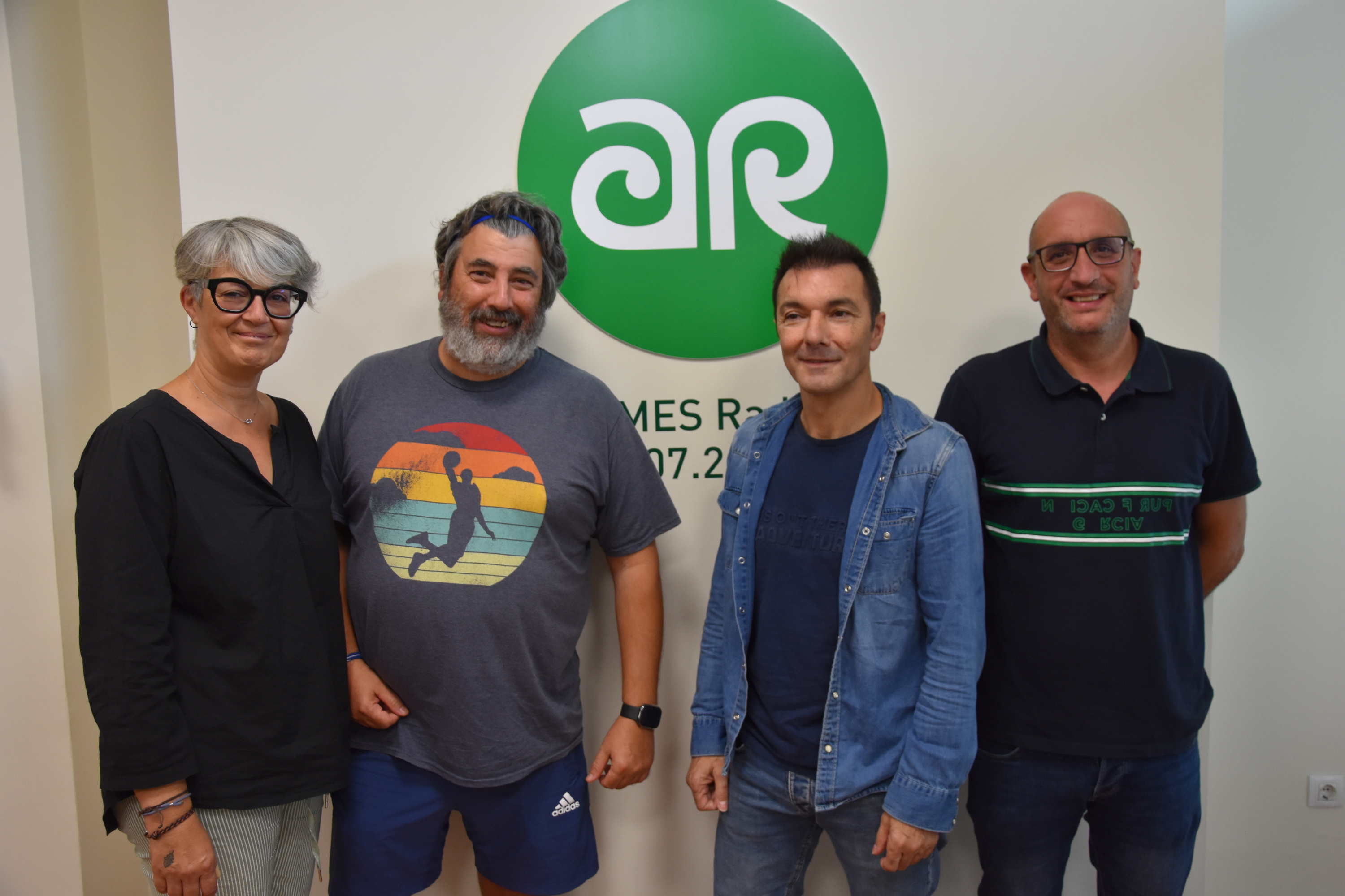 Ames Radio acolleu esta mañá a presentación do show “Aínda estamos de festa!” dirixido ás persoas da terceira idade do concello Ames Radio acolleu esta mañá a presentación do show “Aínda estamos de festa!” dirixido ás persoas da terceira idade do concello