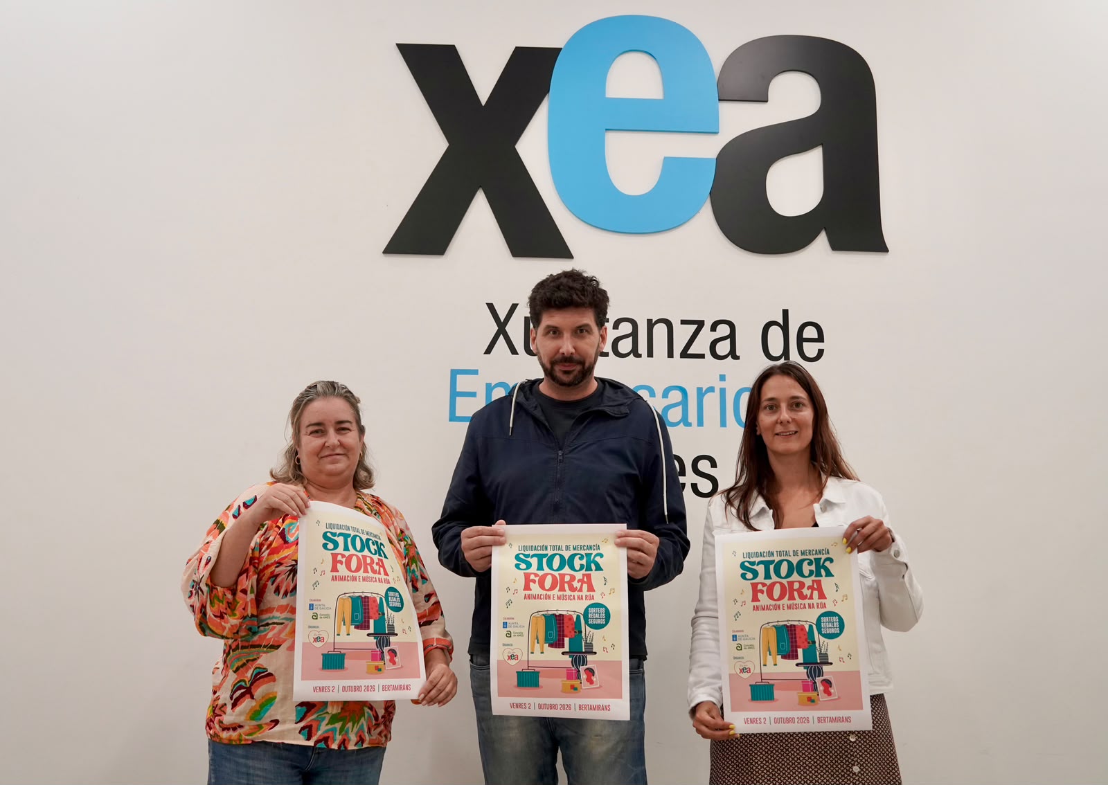 XEA organiza Stock Fóra, unha iniciativa que traerá descontos no comercio local, sorteos e animación nas rúas XEA organiza Stock Fóra, unha iniciativa que traerá descontos no comercio local, sorteos e animación nas rúas
