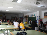 Emprendemento e arte urbana no IES de Ames da man da OMIX
