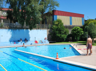 Imaxe da piscina municipal descuberta de Bertamiráns