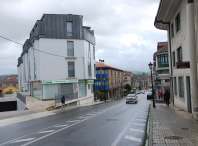 Imaxe dos edificios da avenida da Peregrina, en Bertamiráns