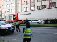 Realízanse controis de seguimento da restrición de paso dos vehículos pesados pola avenida de Rosalía de Castro, no Milladoiro