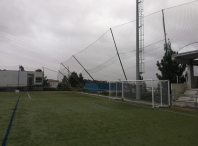 O peche perimetral do campo de fútbol do Milladoiro sufriu importantes danos debido ao temporal de choiva e vento que asolou Galicia a finais do pasado mes de decembro