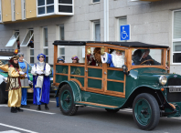 Os rapaces e rapazas de Ames reciben aos Reis Magos cunha gran festa nos pavillóns municipais do Milladoiro e Bertamiráns