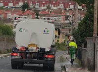 Traballos de limpeza e desinfección no rural