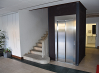 Imaxe do ascensor instalado no Pazo da Peregrina