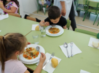 O Concello de Ames conmemora o Día da Celíaquía cun menú adaptado nos comedores escolares