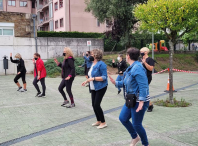 O baile enche as prazas do Concello de Ames