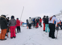 36 mozas e mozos amesás gozan dunha fin de semana de esquí e neve en Leitariegos