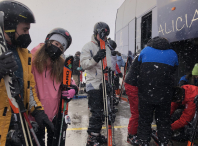 36 mozas e mozos amesás gozan dunha fin de semana de esquí e neve en Leitariegos