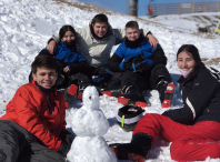 36 mozas e mozos amesás gozan dunha fin de semana de esquí e neve en Leitariegos