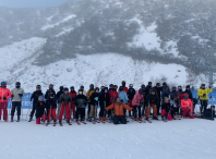 36 mozas e mozos amesás gozan dunha fin de semana de esquí e neve en Leitariegos