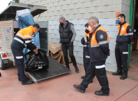 A Agrupación de Voluntarios de Protección Civil de Ames recibe unha carpa de emerxencias para os operativos nos que intervén