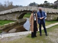 Imaxe da visita a remodelada ponte romana de Augapesada