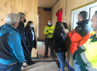 O Goberno municipal visita en Biduído a construción da primeira “passivhaus” de Galicia con piñeiro autóctono