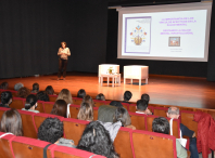 A primeira conferencia, titulada “A importancia do vínculo na saúde mental”, contou co relato de Ana González Uriarte