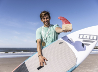 O amesán Guillermo Carracedo gaña o campionato de Europa de Paddle Surf