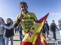 O amesán Guillermo Carracedo gaña o campionato de Europa de Paddle Surf