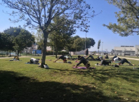 Sesións de ioga no "Activa Ames, Verán"