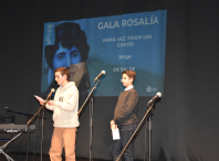 Ames conmemorou o aniversario de Rosalía de Castro cunha gala-homenaxe repleta de poesía e música na Casa da Cultura de Bertamiráns