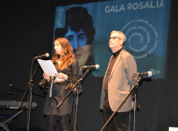 Ames conmemorou o aniversario de Rosalía de Castro cunha gala-homenaxe repleta de poesía e música na Casa da Cultura de Bertamiráns