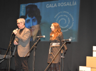 Ames conmemorou o aniversario de Rosalía de Castro cunha gala-homenaxe repleta de poesía e música na Casa da Cultura de Bertamiráns Ames conmemorou o aniversario de Rosalía de Castro cunha gala-homenaxe repleta de poesía e música na Casa da Cultura de Bertamiráns