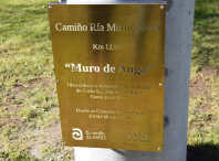 Imaxe da presentación da nova escultura que marca o inicio da última etapa do Camiño da Ría Muros Noia