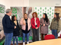 O alcalde e a concelleira de Igualdade reciben as activistas Bianka Rodríguez e Marcella Hernández da asociación Comcavis Trans de El Salvador