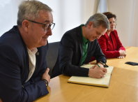 José Miñones realiza a súa primeira visita como ministro de Sanidade ao Concello de Ames